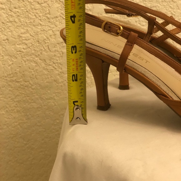 Pointed toe pump - Picture 3 of 4